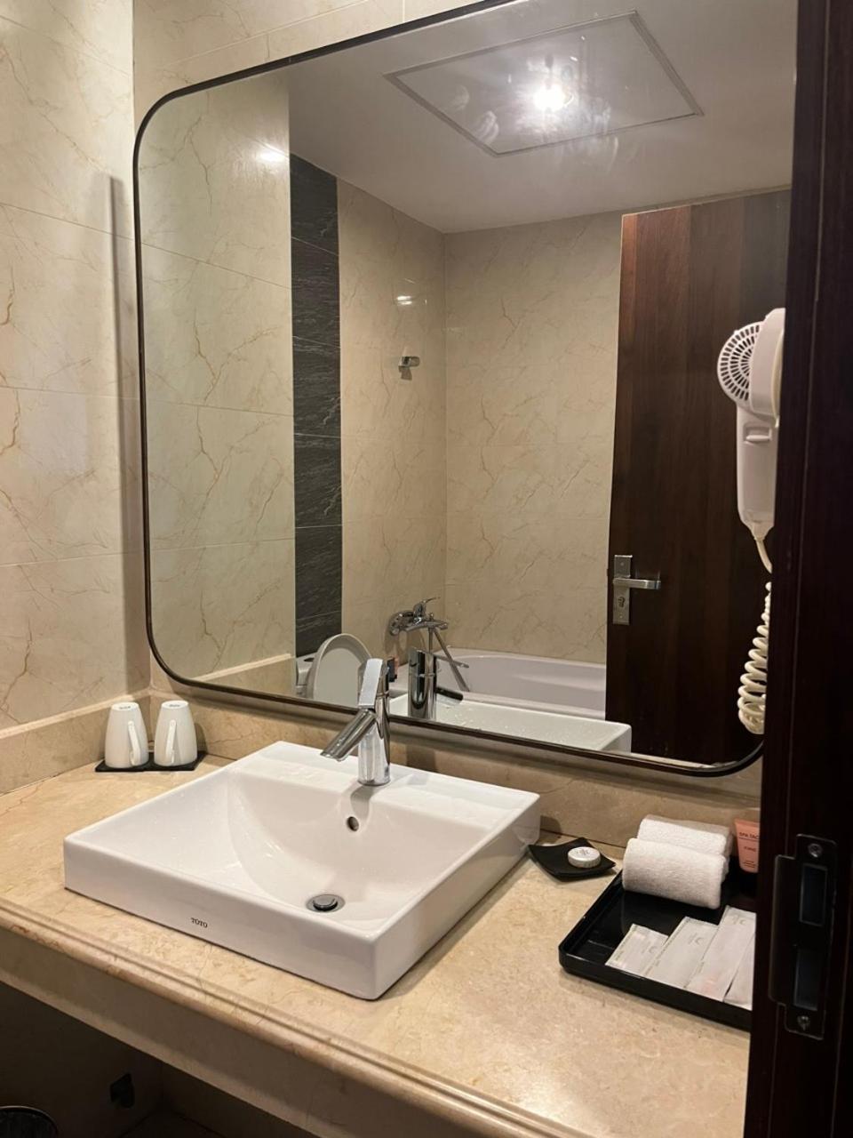 Muong Thanh Vinh Hotel Екстериор снимка